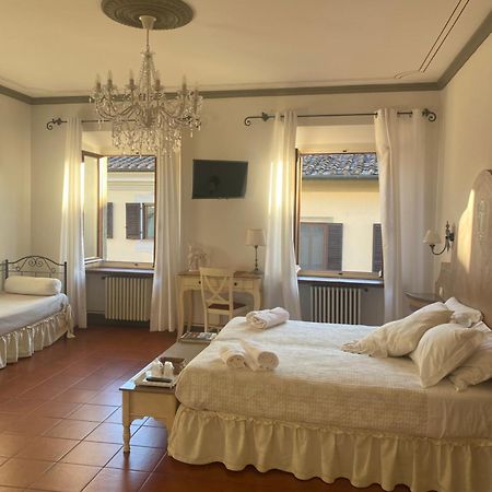 Palazzo Mari Suite & Rooms B&B Монтеварчи Екстериор снимка