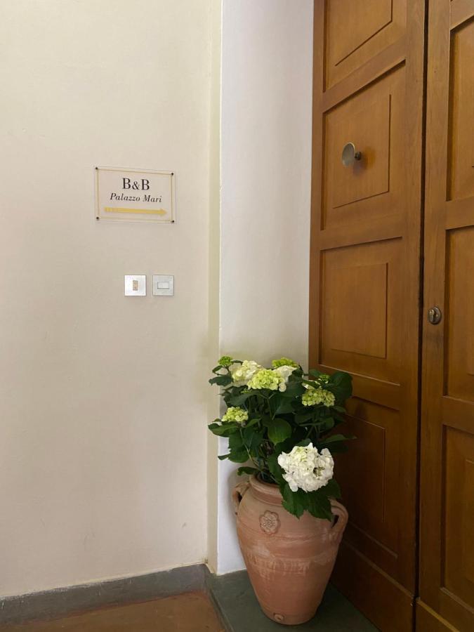 Palazzo Mari Suite & Rooms B&B Монтеварчи Екстериор снимка