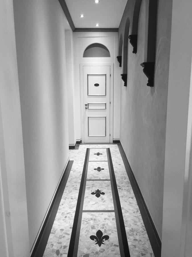 Palazzo Mari Suite & Rooms B&B Монтеварчи Екстериор снимка