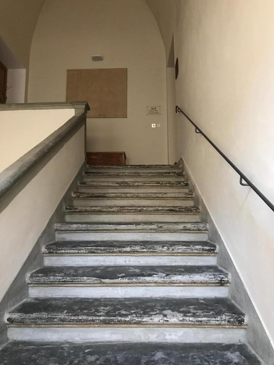 Palazzo Mari Suite & Rooms B&B Монтеварчи Екстериор снимка